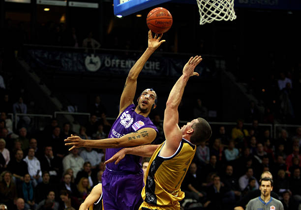 这个玩笑般 这个玩笑般